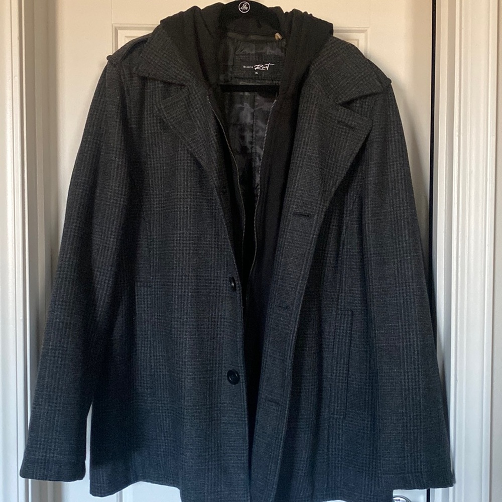 Men’s hooded coat size XL